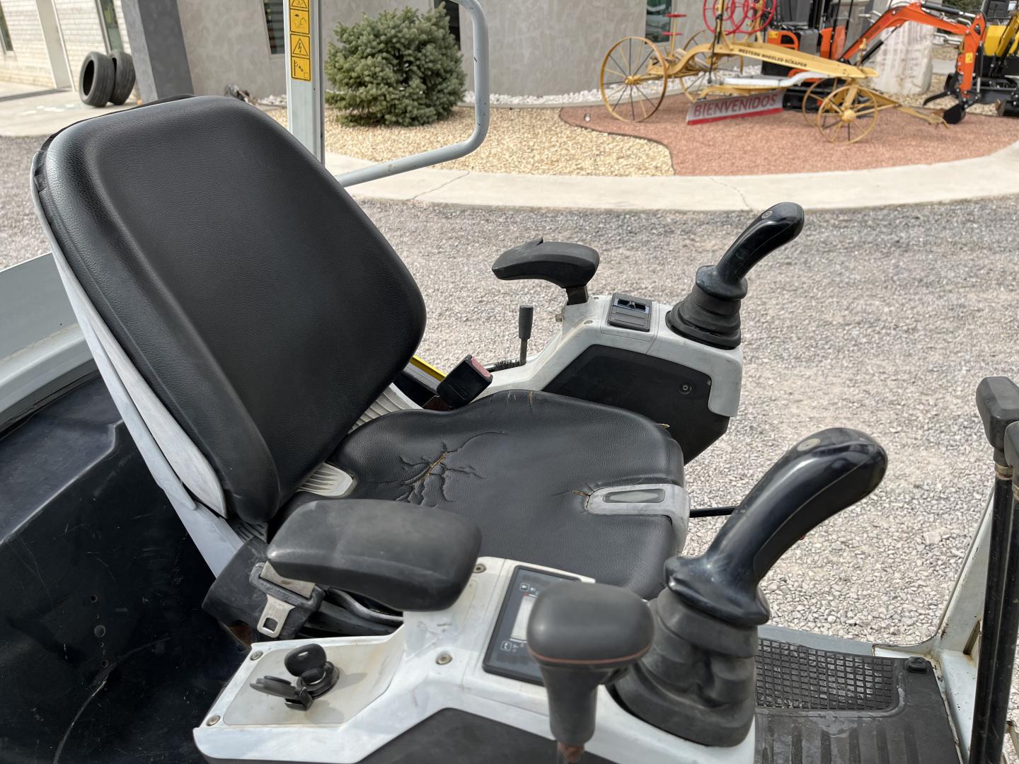./imagenes/INVOICE/2019/17461/MINIEXCAVADORA WACKER NEUSON ET20 (11).JPG